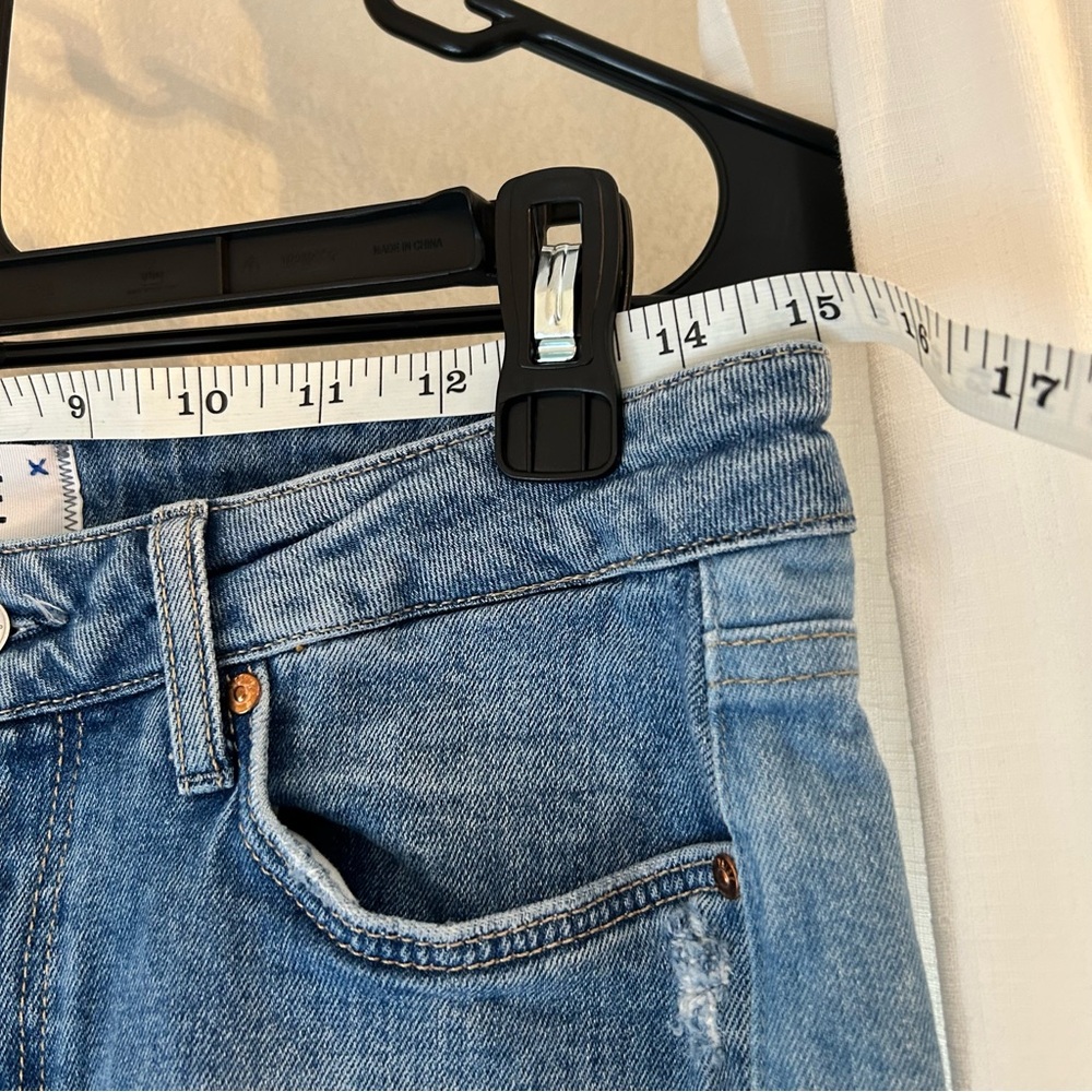 PAIGE distressed denim Cindy Jeans - Picture 5 of 10